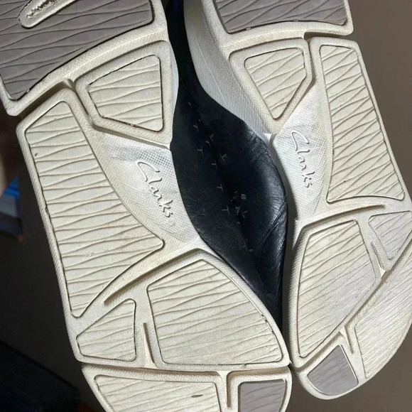 Clarks black leather white sole  platform sneakers - Picture 5 of 7